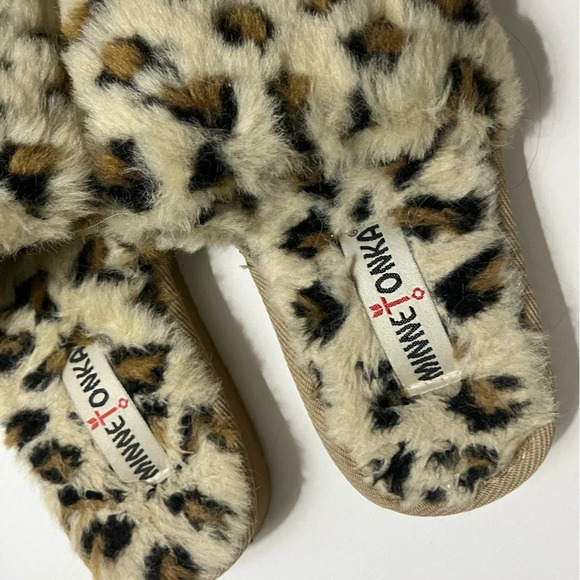 Minnetonka • Women’s Lolo Slides Leopard Print Slippers Faux Fur - Picture 3 of 9
